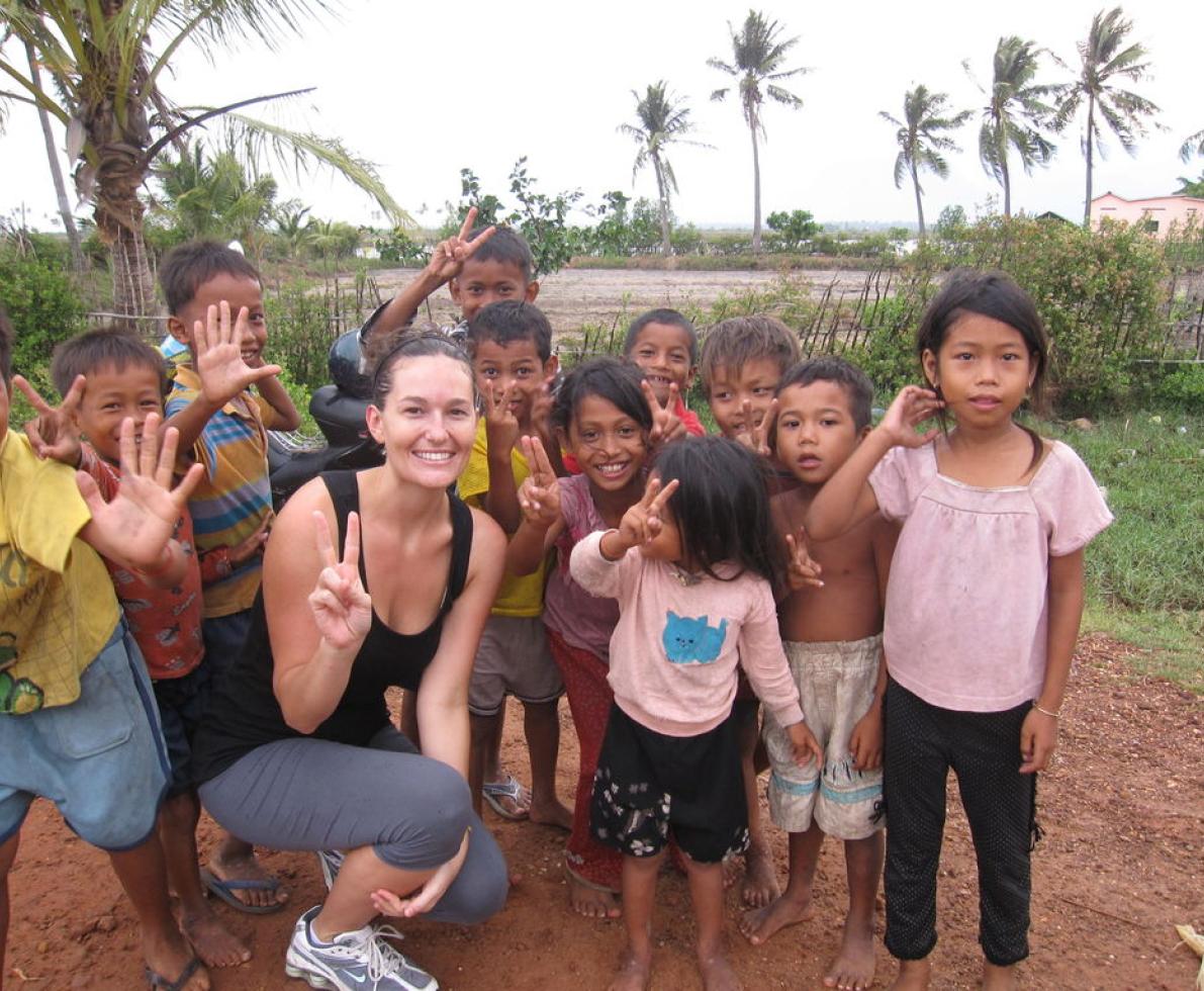 image of woman volunteering